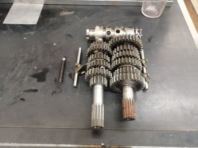 Caja de cambios y selector ducati 696