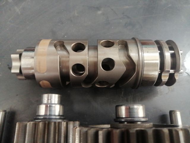 Caja de cambios y selector ducati 696