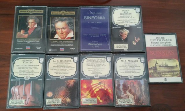 Lote de casetes de música clásica.