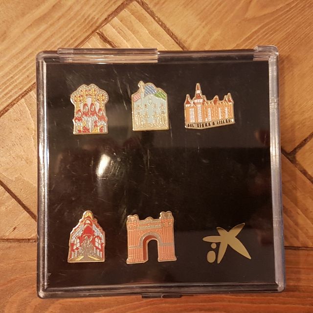 Edifícios de pinheiros em Barcelona (La Caixa)