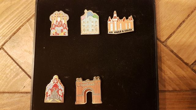 Edifícios de pinheiros em Barcelona (La Caixa)