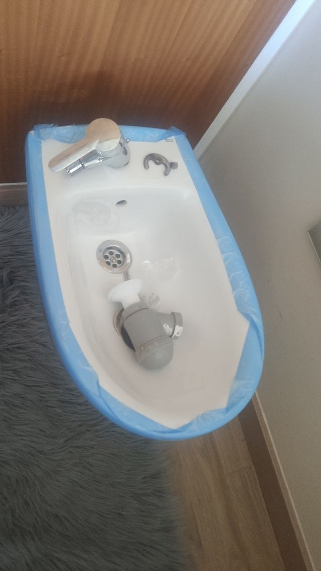 Bide baño nuevo para estrenar. Marca roca.