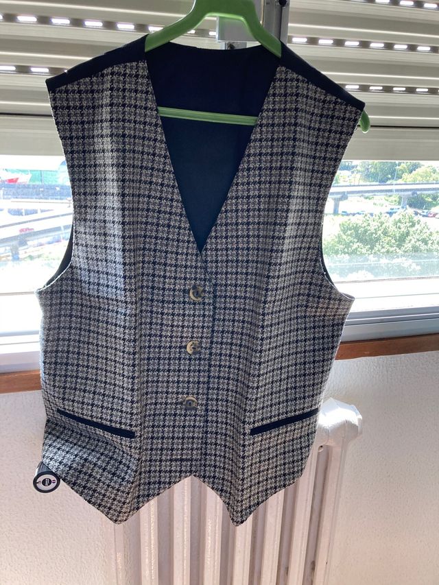 Chaleco TWEED . Un clásico que no pasa de moda