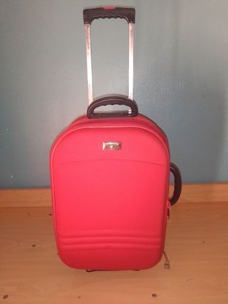 Maleta para viaje coje 15kg de segunda mano por 25 EUR en Vic en WALLAPOP
