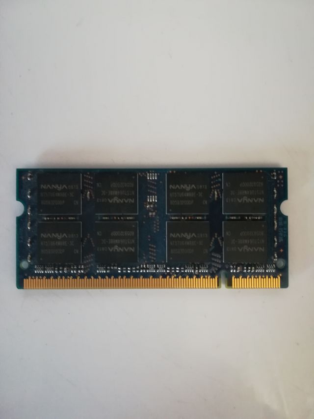 Memoria RAM Nanya 1Gb 2Rx8 PC2 5300s 555 12 F1.667