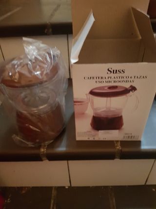 CAFETERA DE PLÁSTICO 6 TAZAS, USO MICROONDAS, SUSS de segunda mano por 6  EUR en San Sebastián de Los Reyes en WALLAPOP