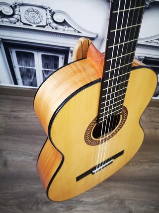 guitarra flamenca ciprés laminado