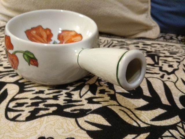 adorno de cerámica pintada a mano