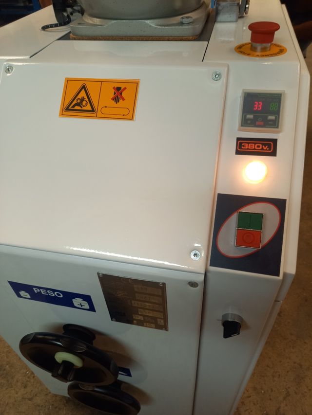 PESADORA DIVISORA PANADERIA