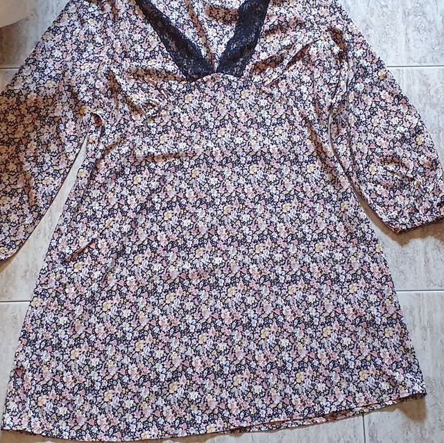 Vestido floral manga larga