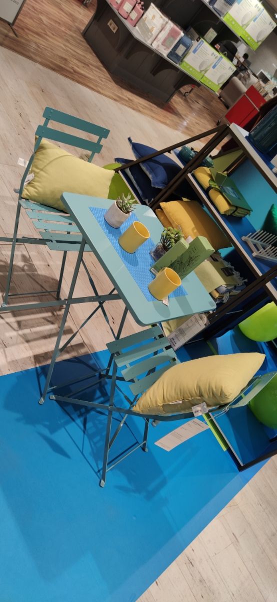 ✅Terraza y Jardin conjunto (1Mesa +2 sillas)