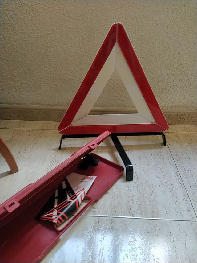 Triángulo reflectante plegable con estuche