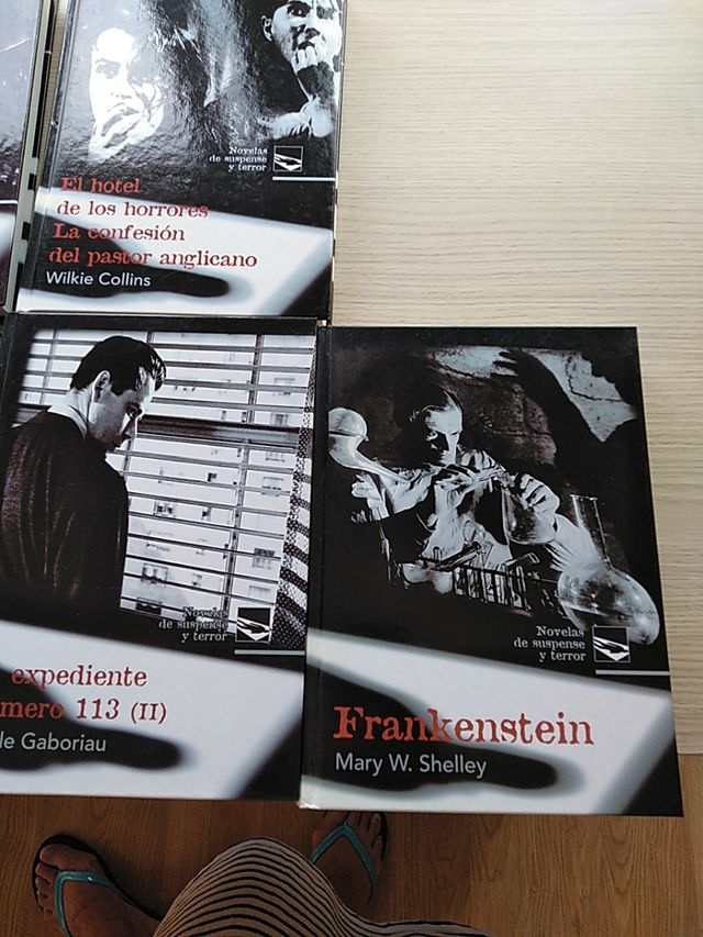Colección de seis libros de terror.