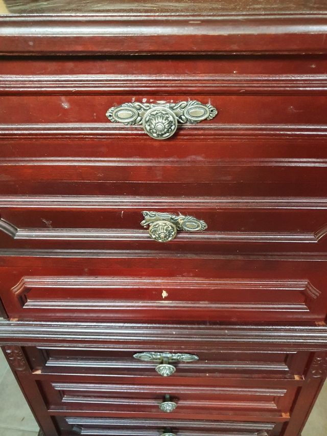 Cajonera de madera para restaurar