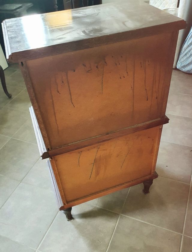 Cajonera de madera para restaurar