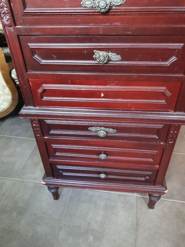 Cajonera de madera para restaurar