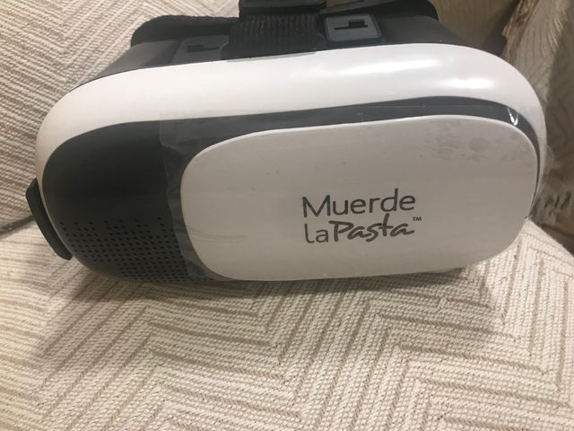 Gafas de realidad virtual. Muerde la pasta. Nuevas