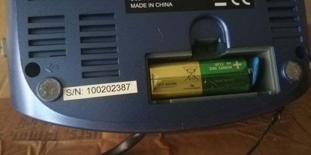 RELOJ despertador DAEWOO, USB, radio, clavija EU