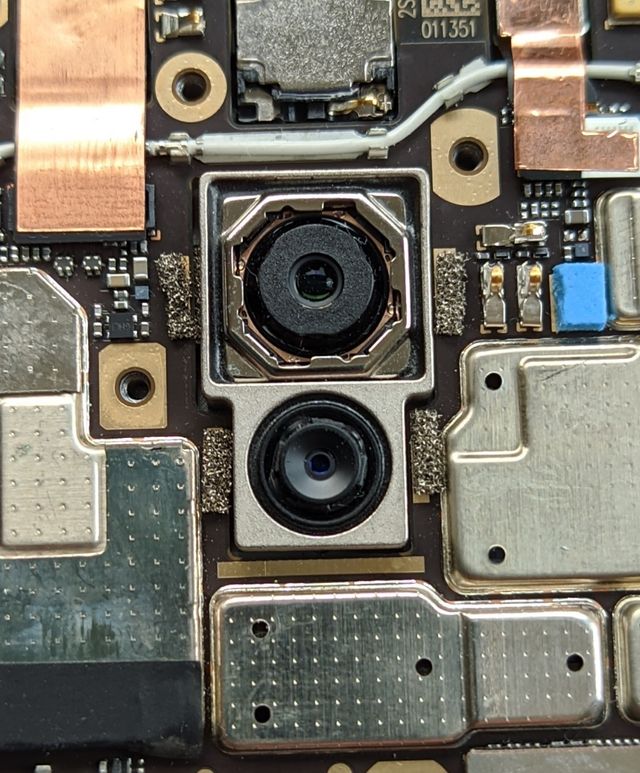 Cámara trasera original usada de Pocophone F1.