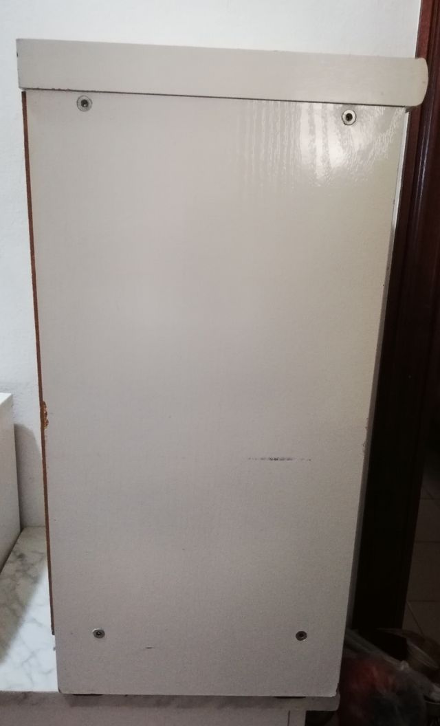 #MB11. Mesita de noche blanca con cajones