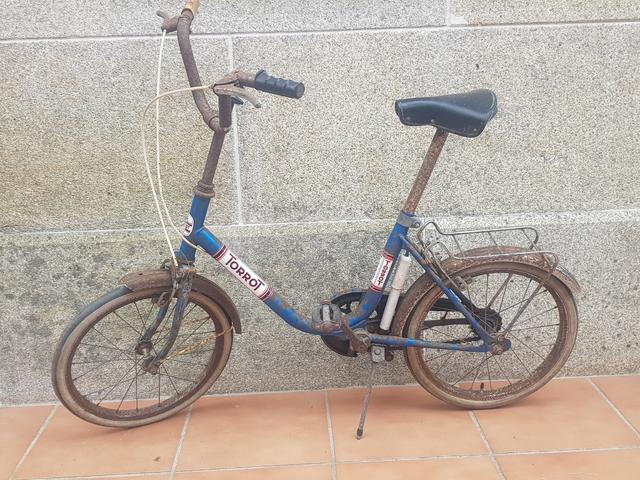 bicicleta clásica torrot de niño para restaurar .