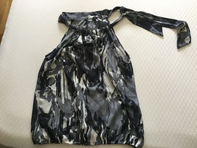 Top en color Gris/Negro