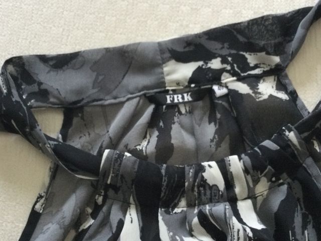 Top en color Gris/Negro