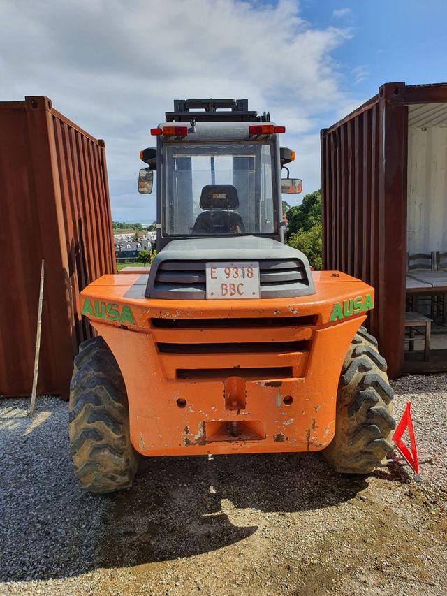 AUSA CH 320 MATRICULADA