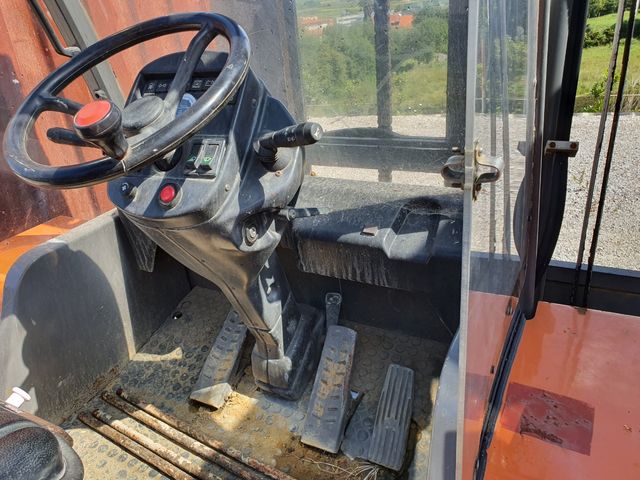 AUSA CH 320 MATRICULADA