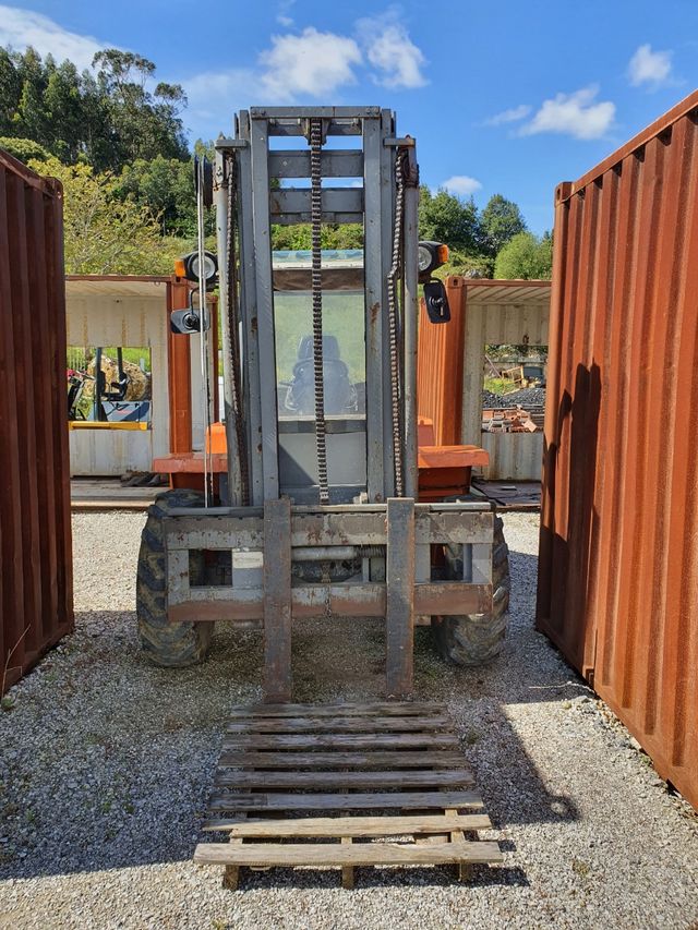 AUSA CH 320 MATRICULADA
