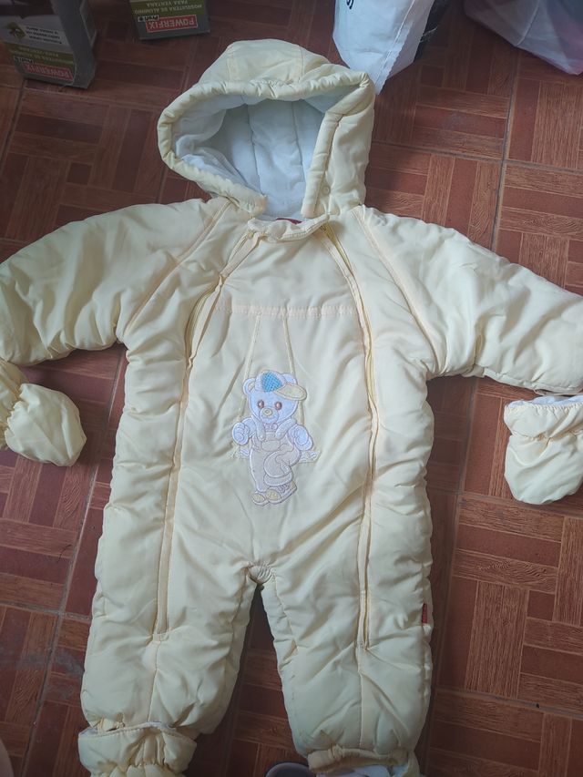 traje bebé