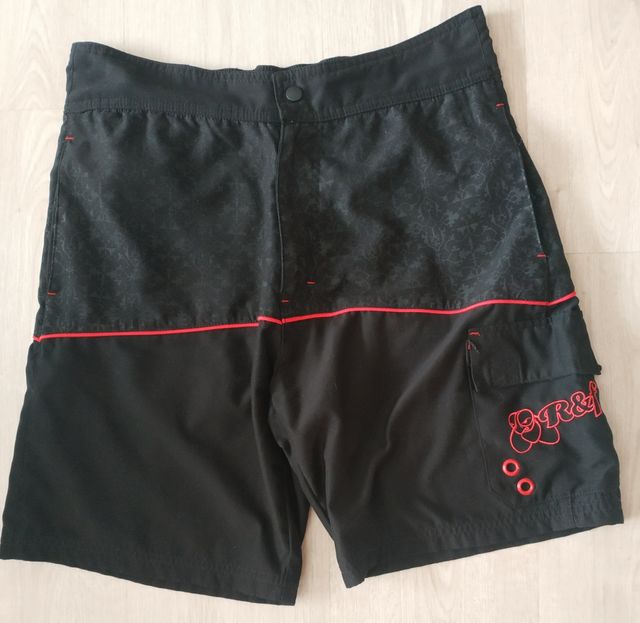 Pantalón corto negro