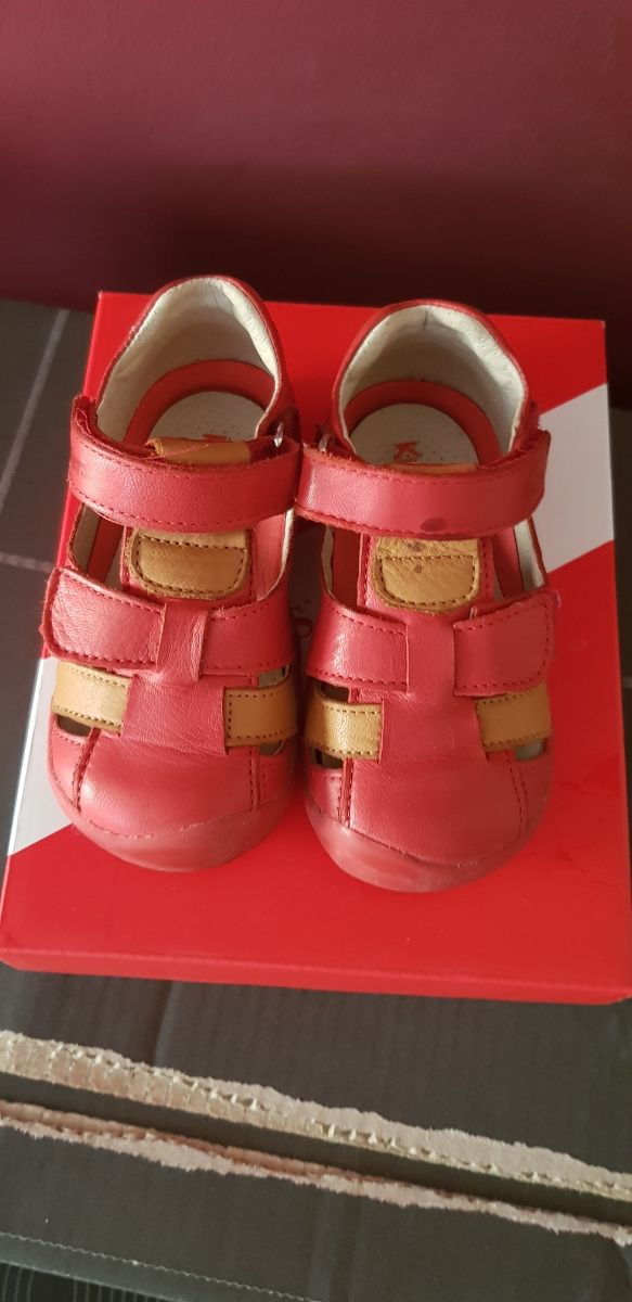 Sandalias kickers talla 22