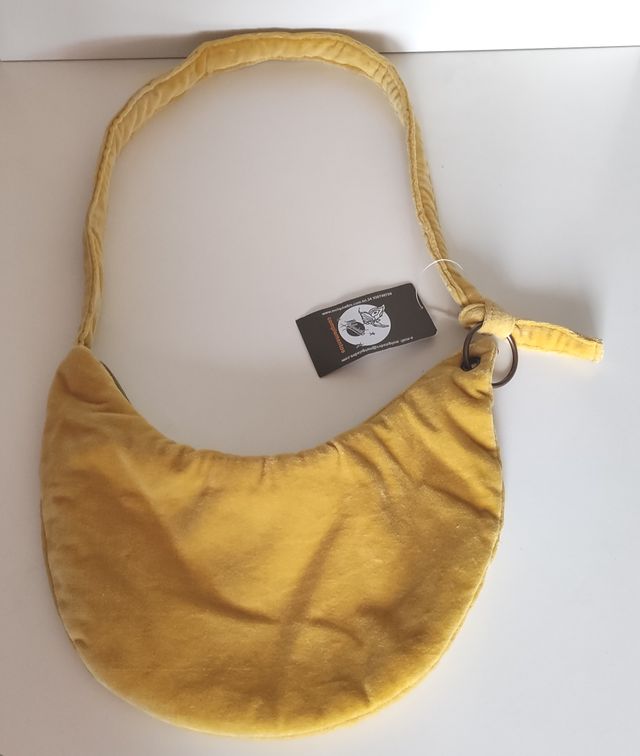Bolso de terciopelo mostaza nuevo con etiqueta