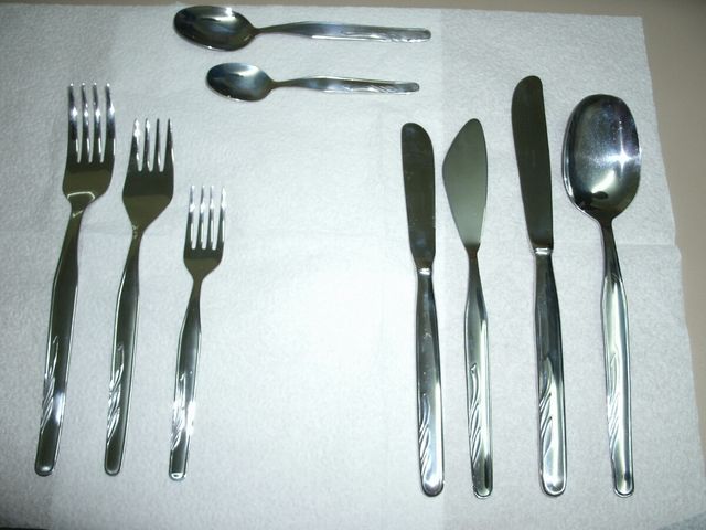 cuberteria de 113 piezas nueva