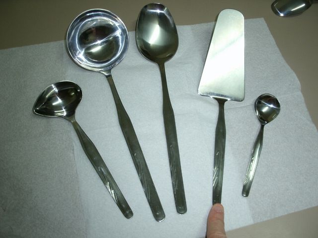 cuberteria de 113 piezas nueva