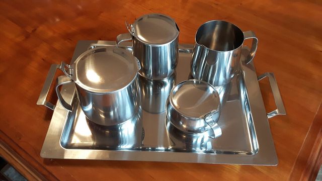 bandeja y accesorios para tomar cafe y te