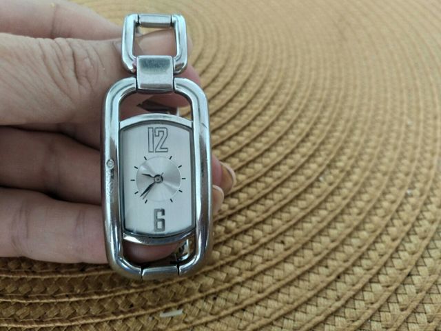 Perfecto Reloj DKNY de pulsera de mujer