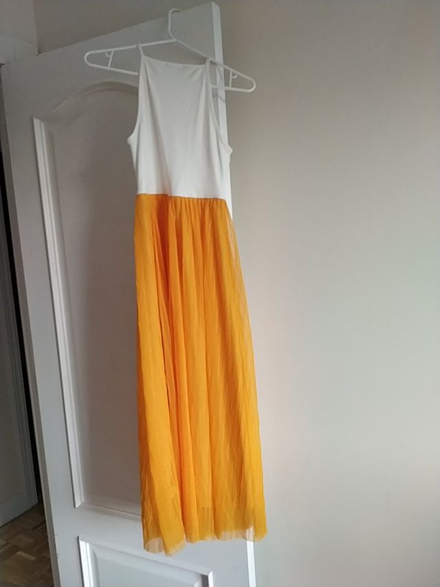 Vestido Zara midi.Talla S