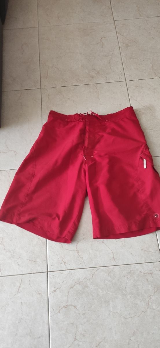 2 bañadores 1 quicsilver 1 pull& bear