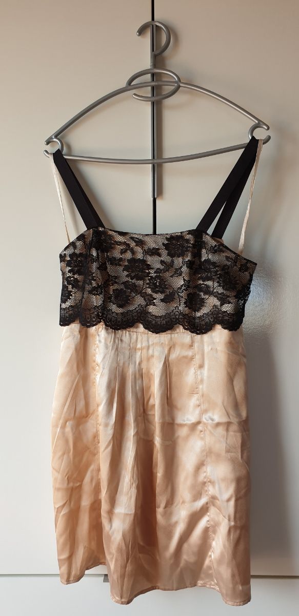 Top con puntilla de Venca