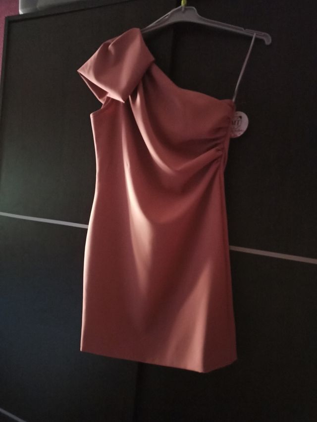 Vestido en color rosa de Mariquita Trasquilá