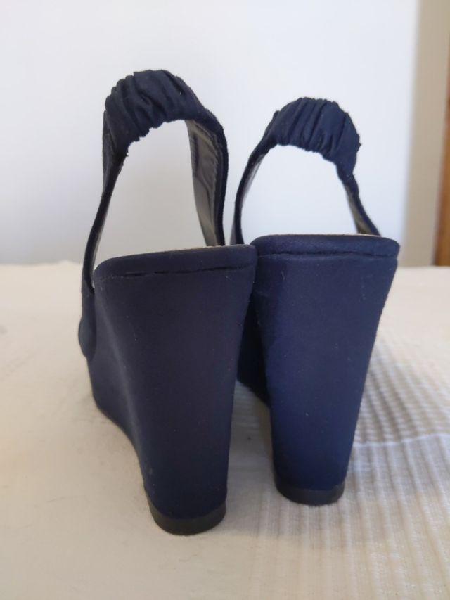 Tacones cuñas azules boda Parfois 38