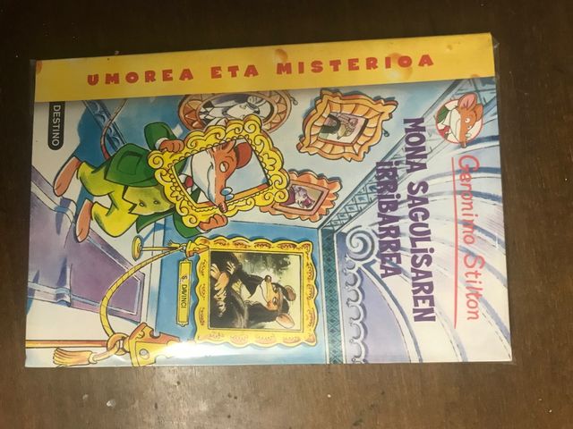 Mona sagulisaren irribarea liburua