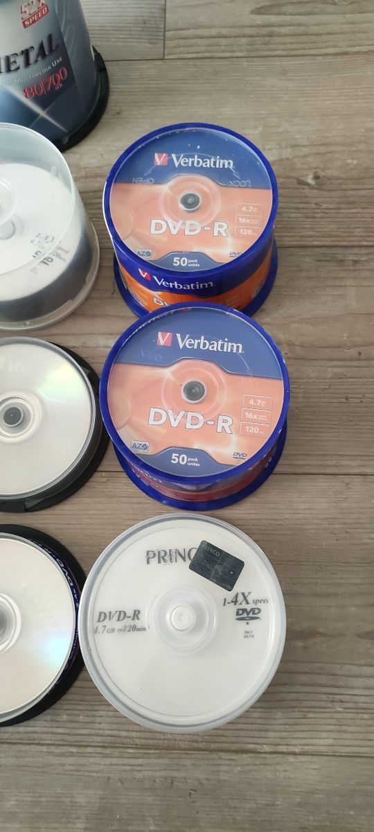 TORRES DE DVD Y CD (390)+/- de segunda mano por 20 € en Soria en WALLAPOP