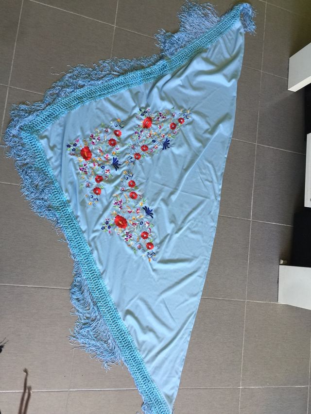 Manton de manila de pico azul