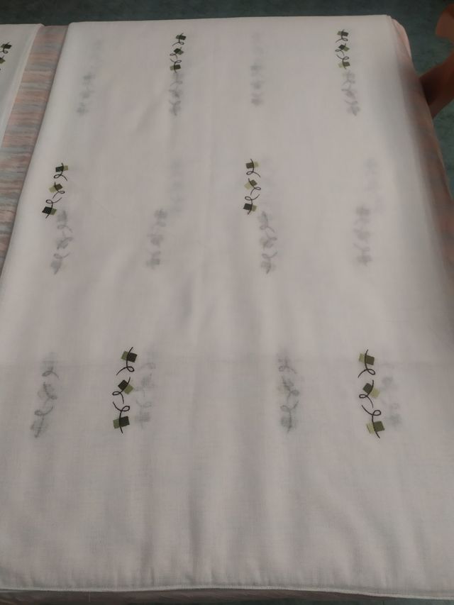 2 PIEZAS VISILLOS BORDADAS ( 6,30 MTS X 2,60ALTO)