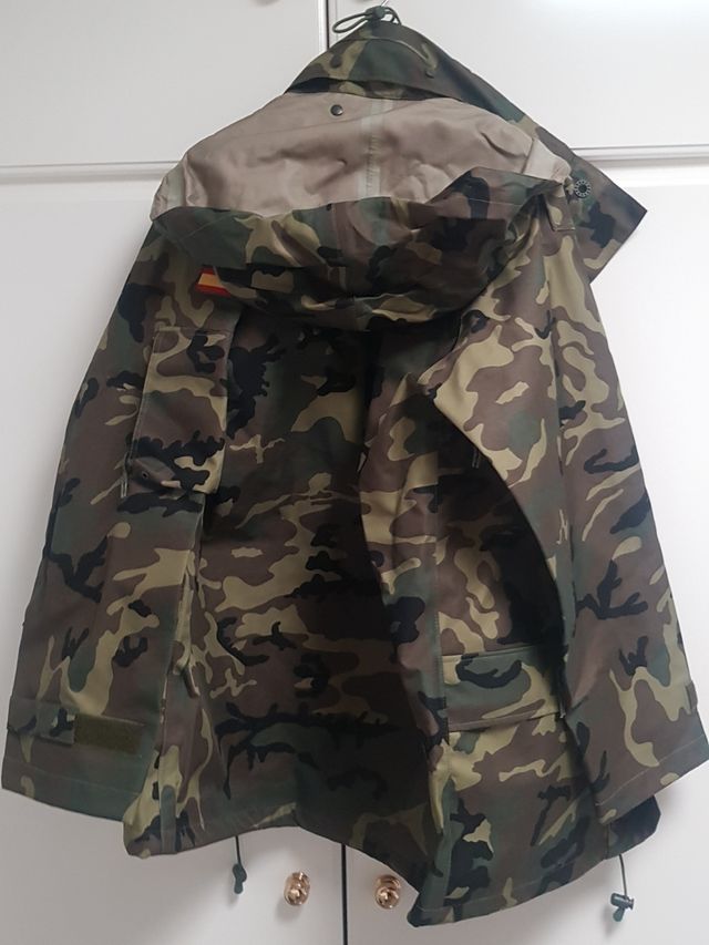 CHAQUETA CAMUFLAJE