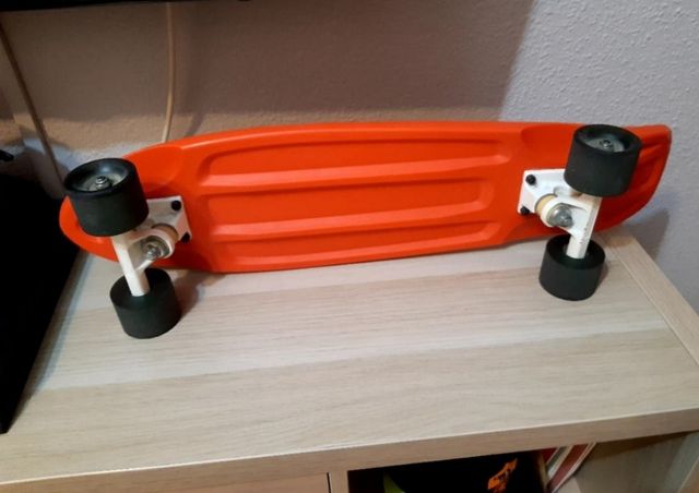 Patinete medium y casco