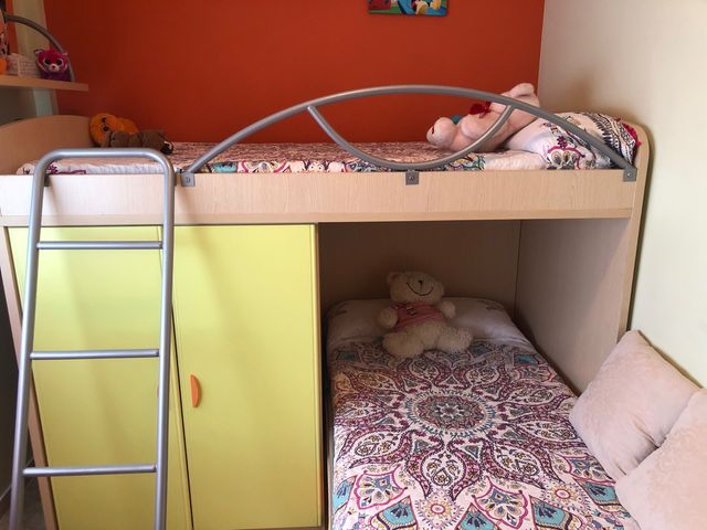 Fantásticas literas con armario debajo y cajones